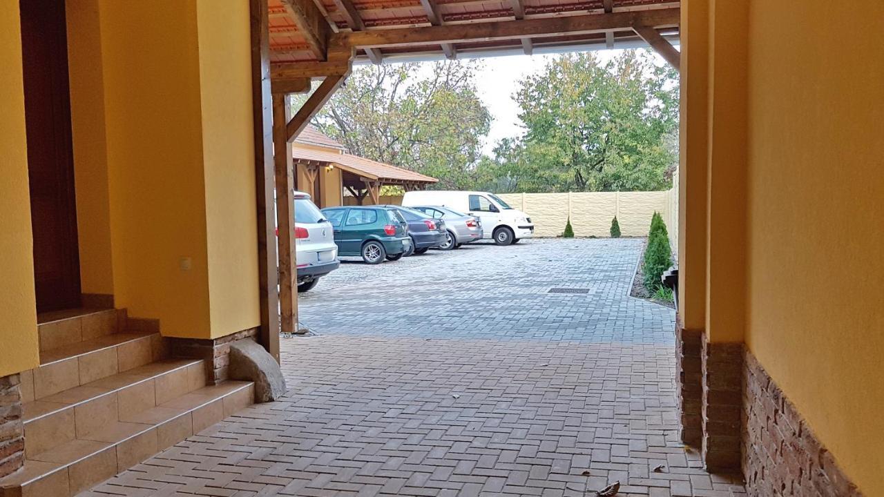 Toscana Apartman Gyula Dış mekan fotoğraf