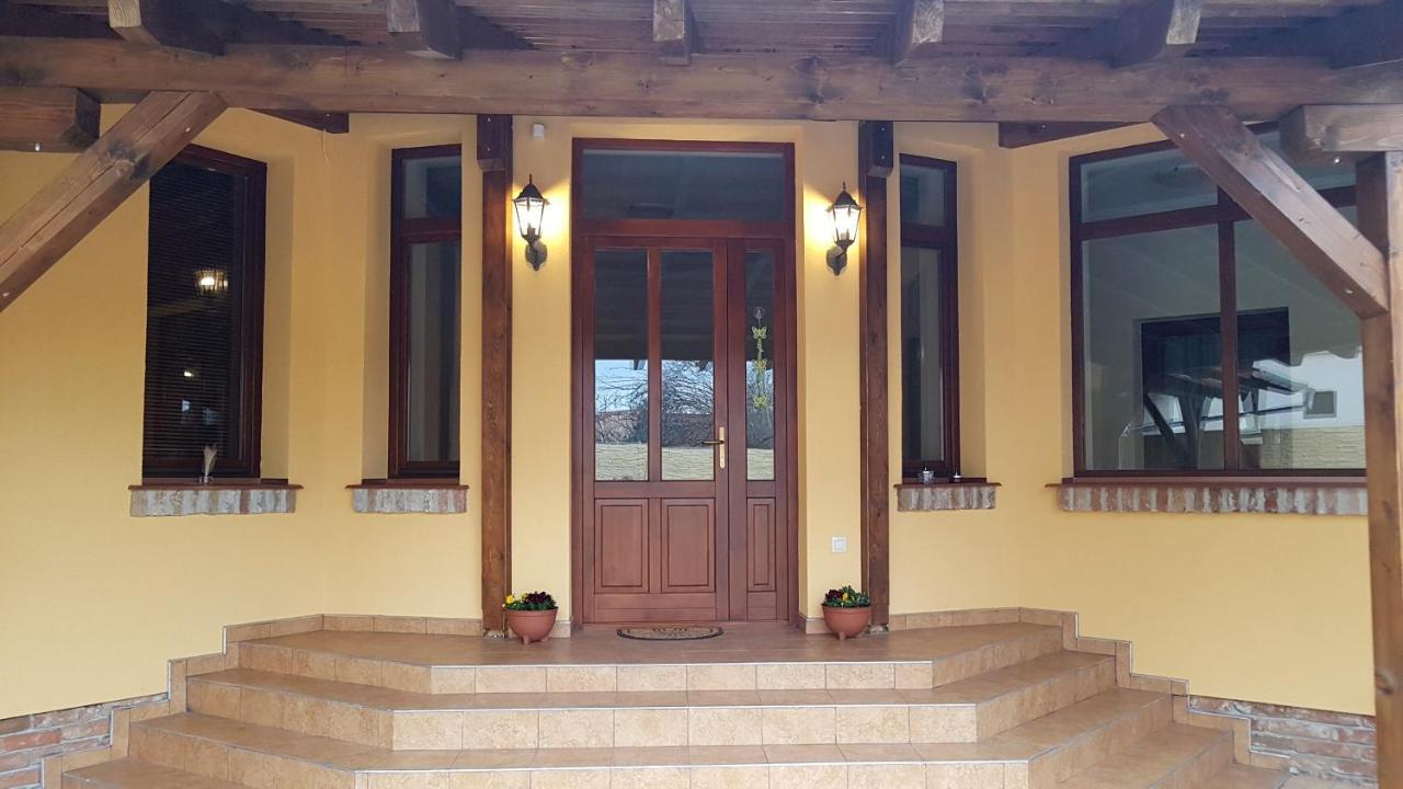 Toscana Apartman Gyula Dış mekan fotoğraf