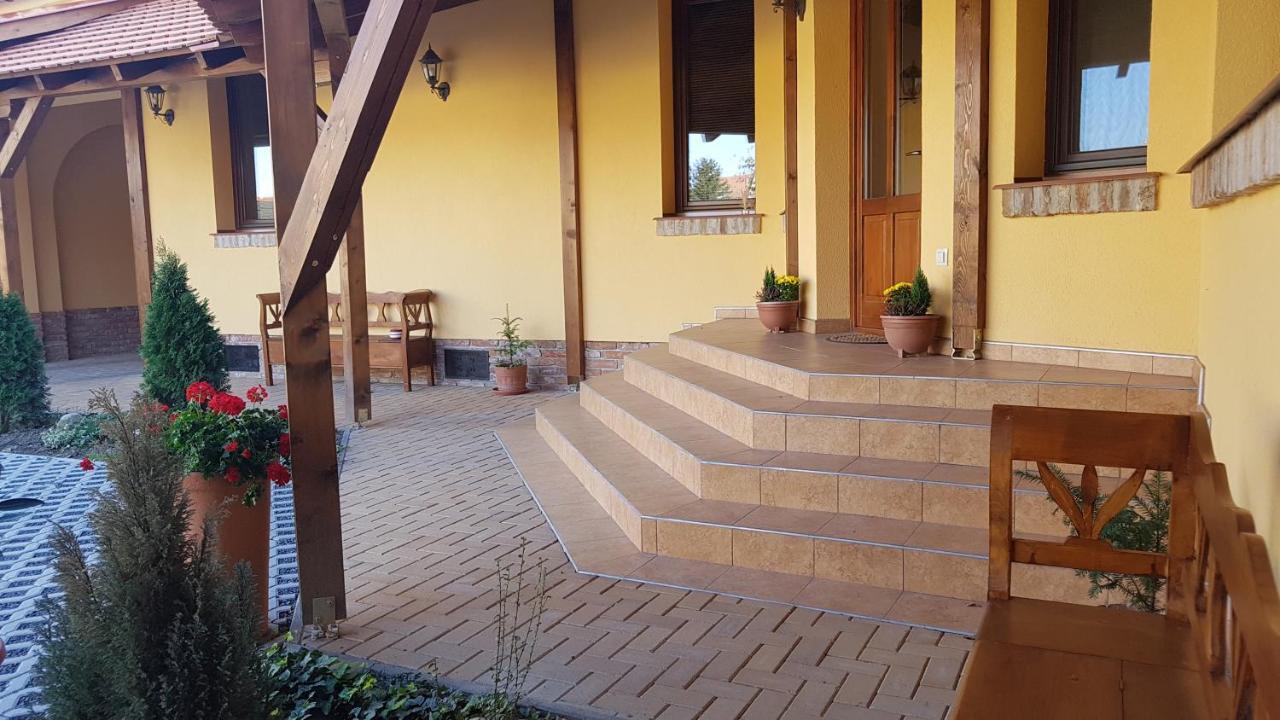 Toscana Apartman Gyula Dış mekan fotoğraf